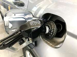 Penyebab Bau Bensin di Dalam Kabin Mobil, Jangan Diabaikan!