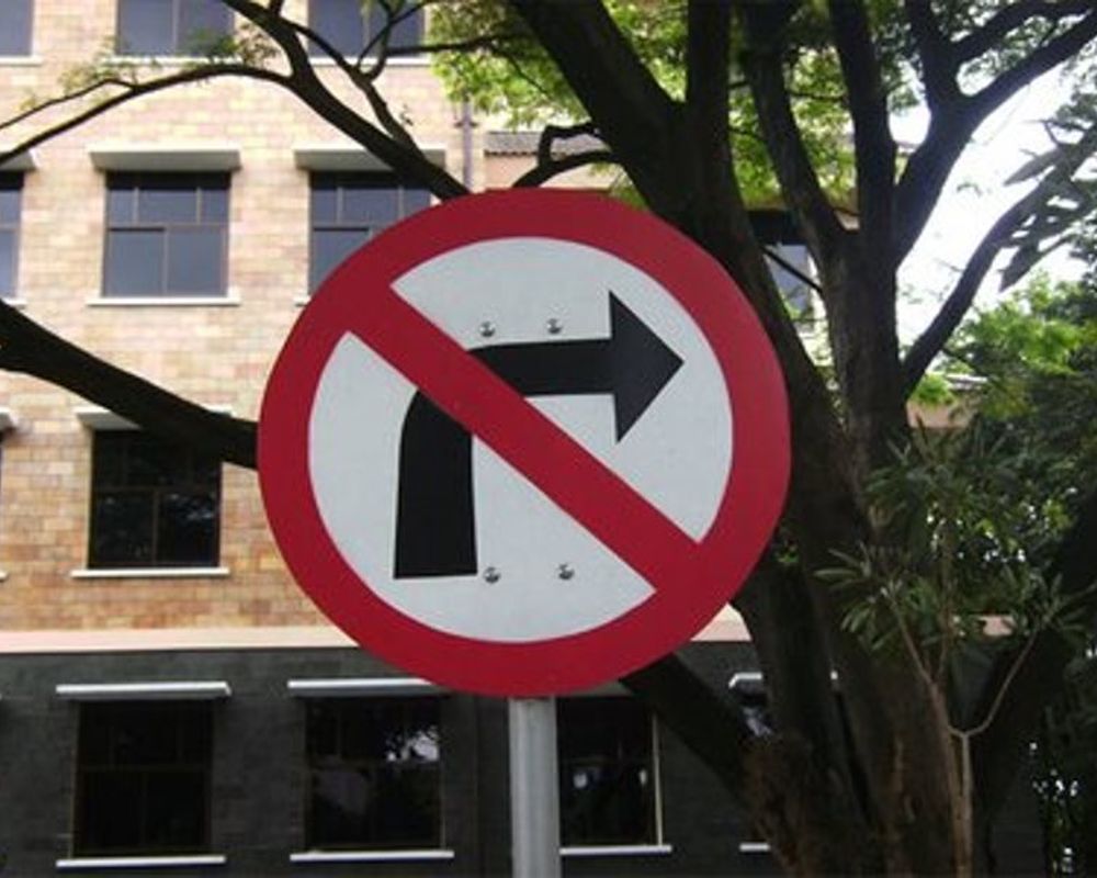 C Rambu Lalu Lintasyang Sering Dilanggar Pengendara Mobil 1536747932