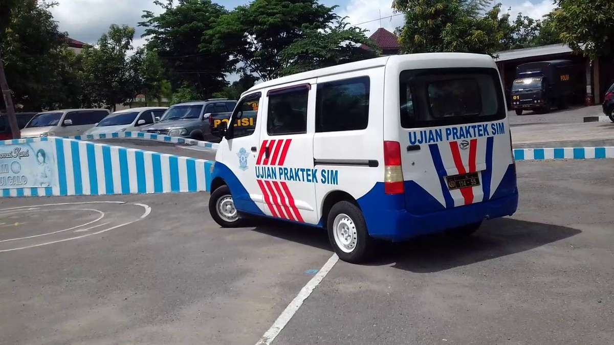 Gran Max mobil ujian Sim A
