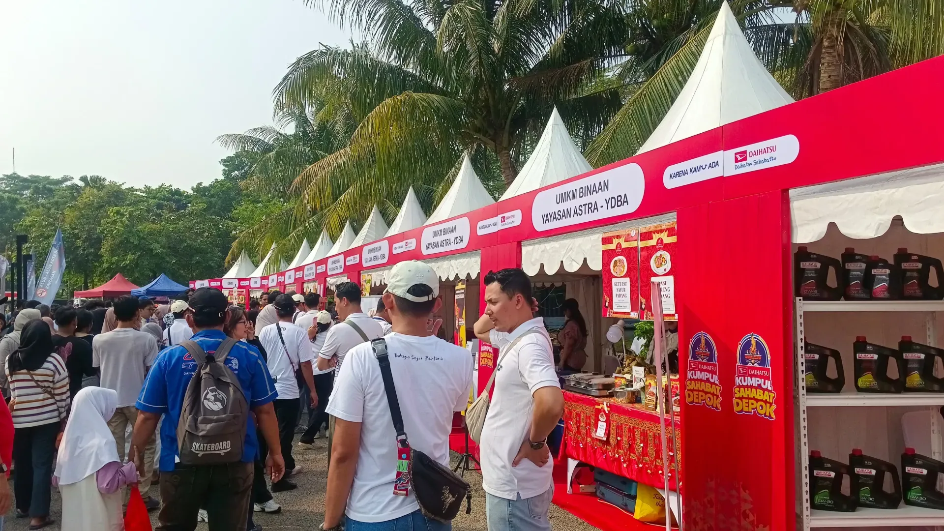 Para Pengunjung Daihatsu Kumpul Sahabat Depok Memadati Tenant Umkm 1