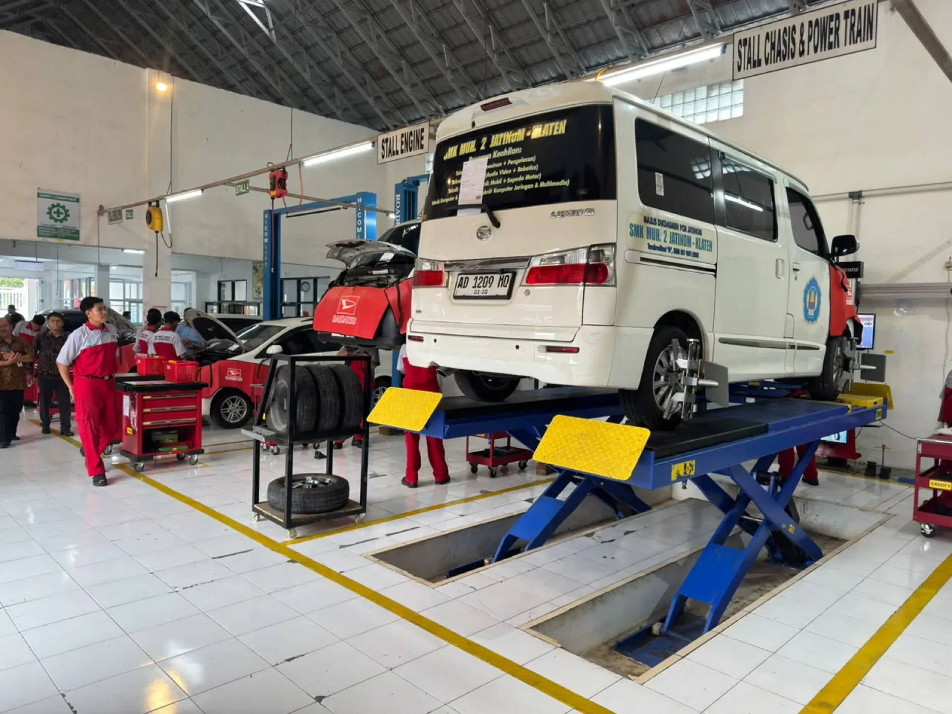 Fasilitas Pelatihan Otomotif Tkr Di Smk Muhammadiyah 2 Jatinom, Klaten 1