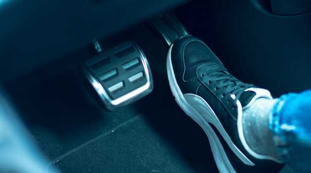 penyebab mobil brebet saat di gas