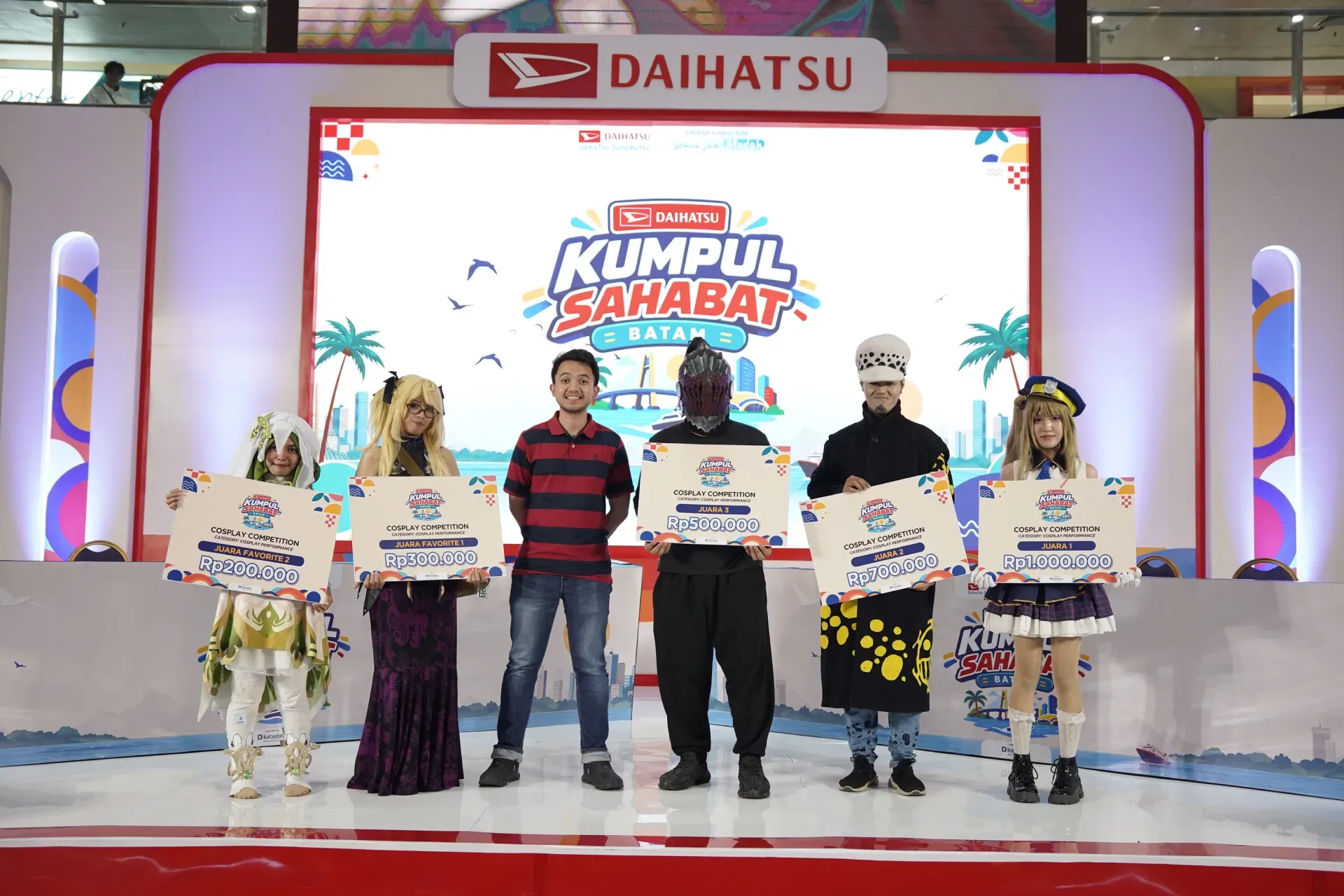 Para Pemenang Cospaly Competition Hari Kedua 1
