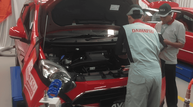 Servis Berkala 30 Bulan atau 50.000 Km