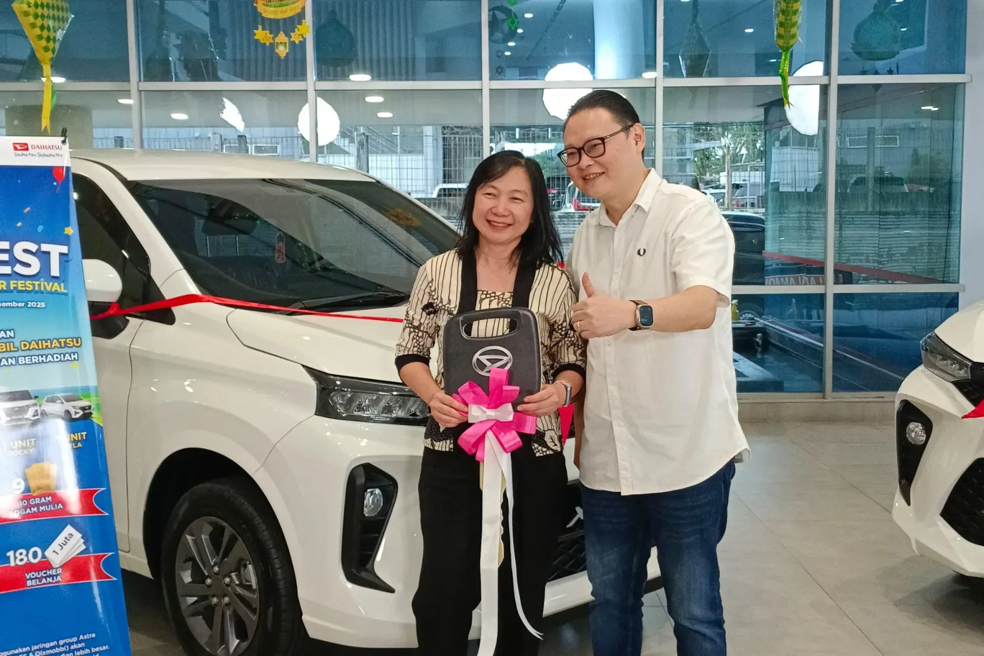 Penyerahan Simbolis 1 Unit All New Xenia Kepada Pemenang Daifest 2025 3