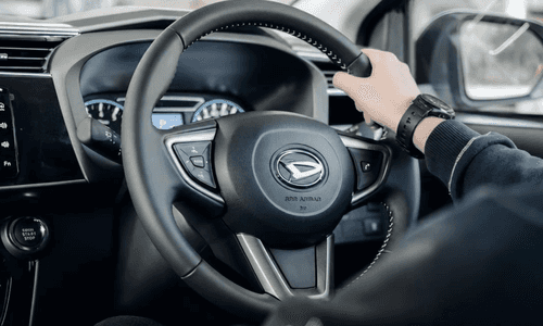 Inilah 7 Tanda Sahabat Jago Nyetir Mobil