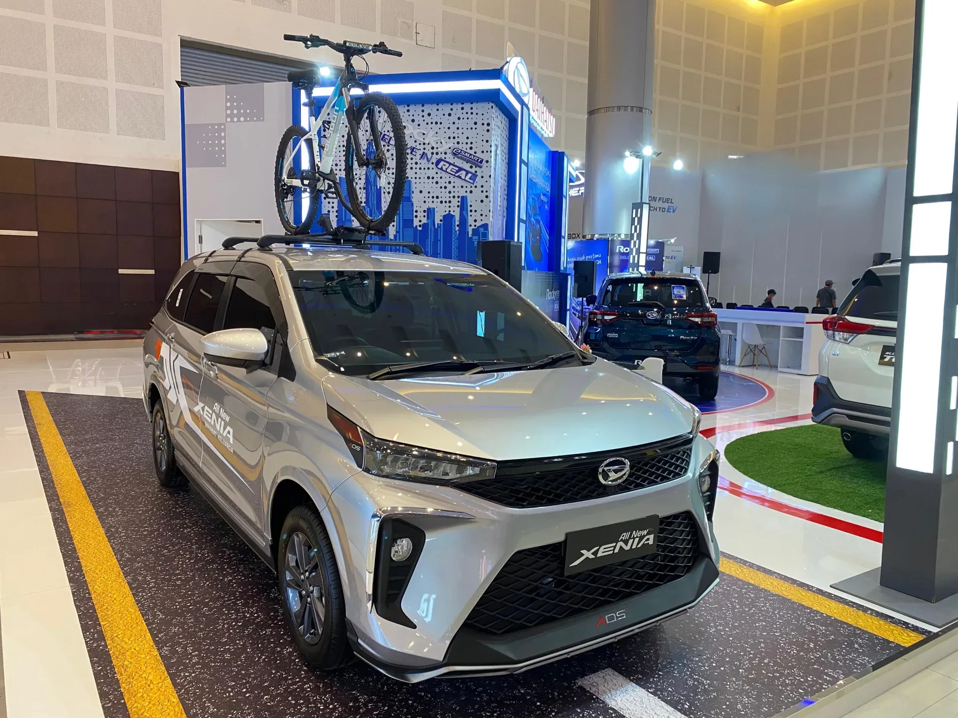 Xenia, Salah Satu Mobil Yang Ada Di Booth Daihatsu Iims Surabaya 2026 1