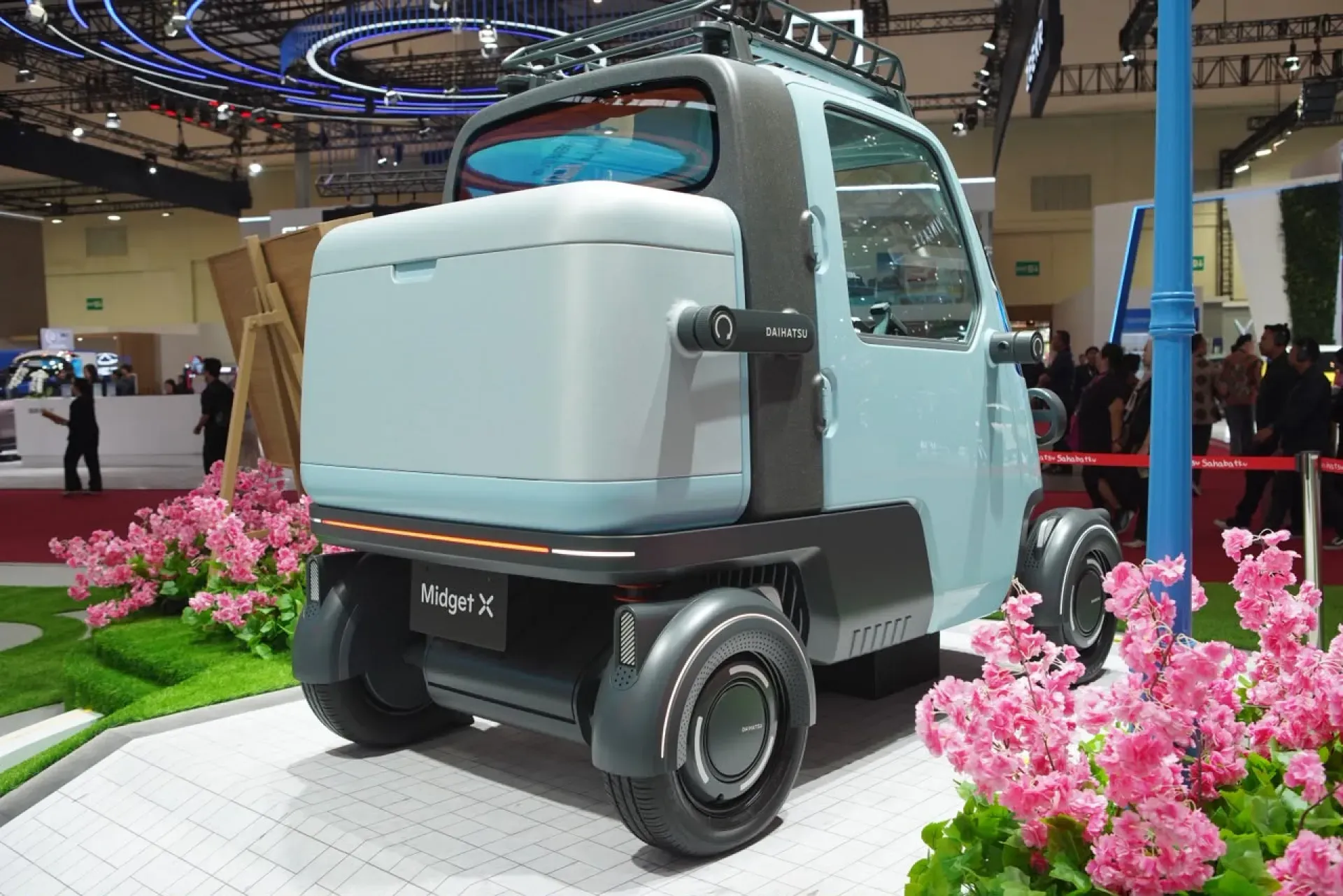 Tampak Belakang Daihatsu Midget X 1