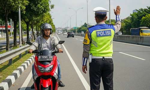 Denda Tilang Tidak Menyalakan Lampu Kendaraan, Ini Aturan Lengkapnya